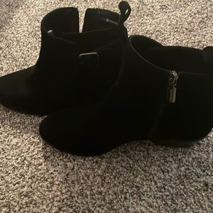 Suede Water Proof Blondo Black Booties size 9.